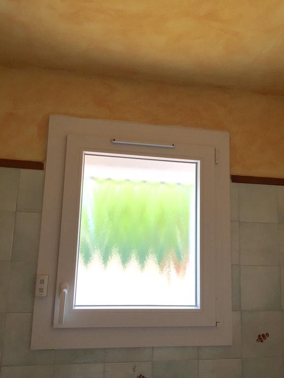 fenêtre salle de bain