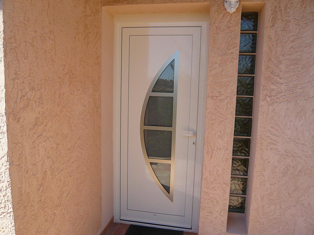 porte d'entrée et vitre design