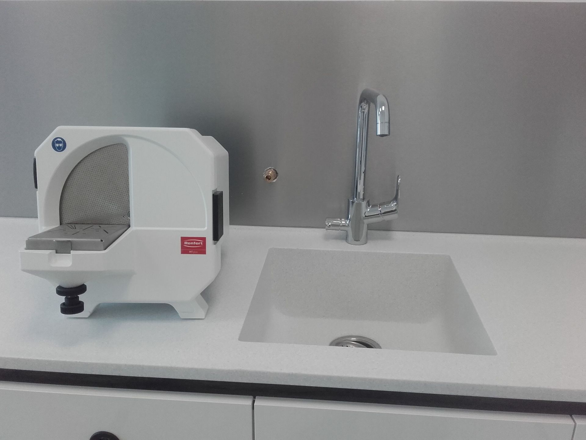Becken Mineralwerkstoff