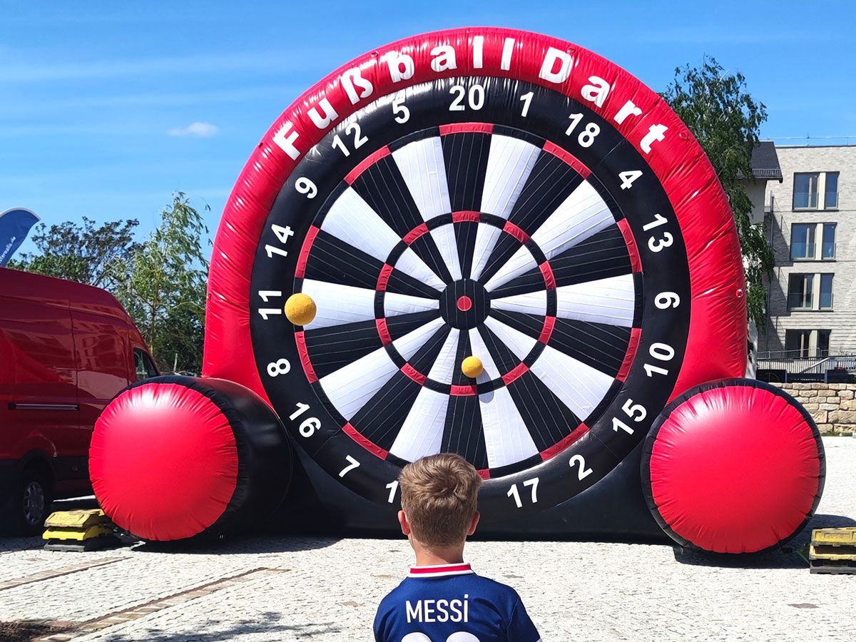 XXL-Fussballdart