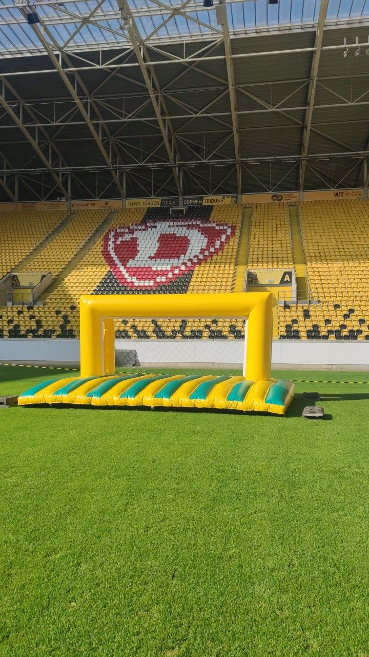 Fußball Torwand

