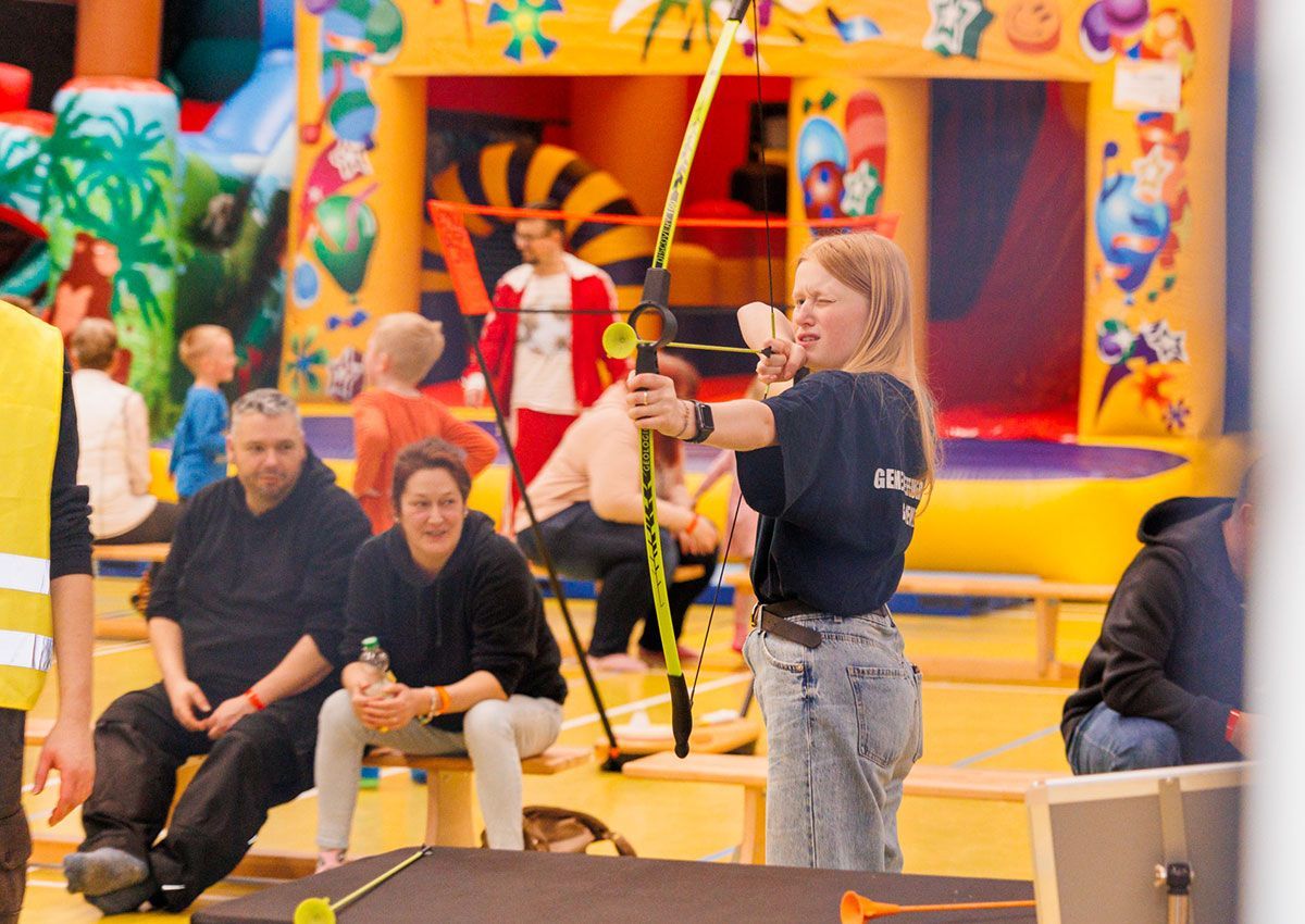 Hindernisbahn Hüpfburg