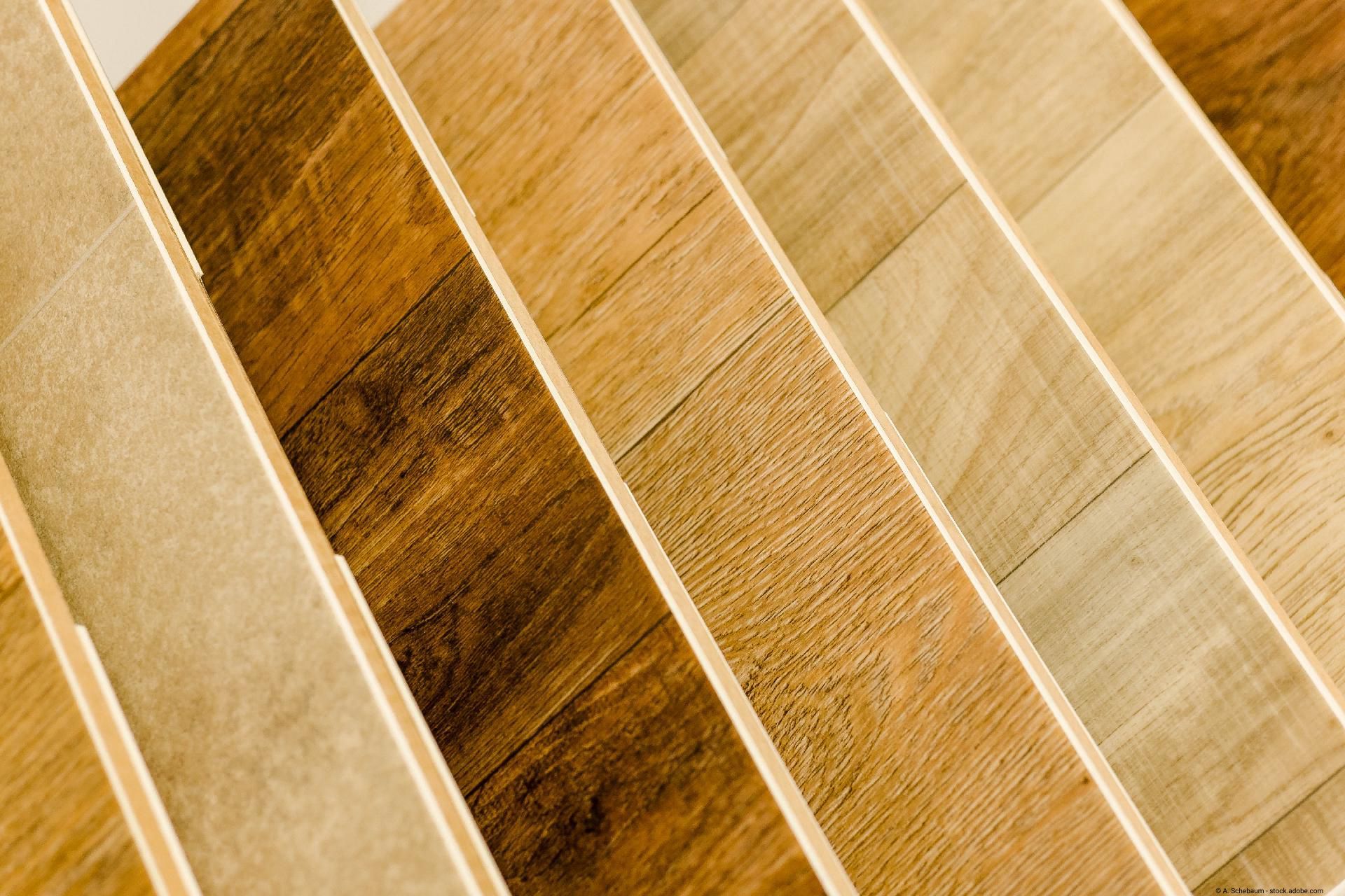 Verschiedene Holzmuster und -farben für einen Fußboden