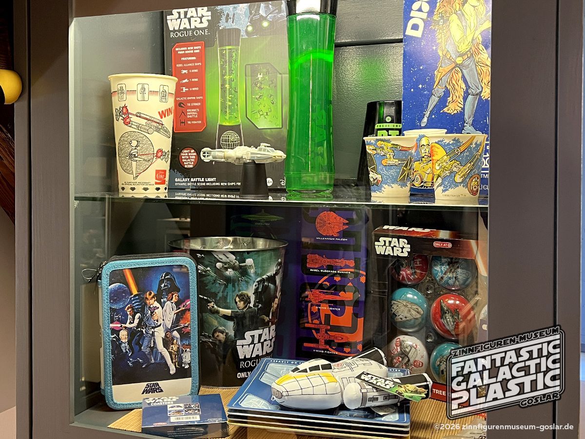 Haushaltsgegenstände, Einwegartikel und Christbaumschmuck - es gibt kaum einen Gegenstand, welcher nicht 'gestarwarst' wurde.