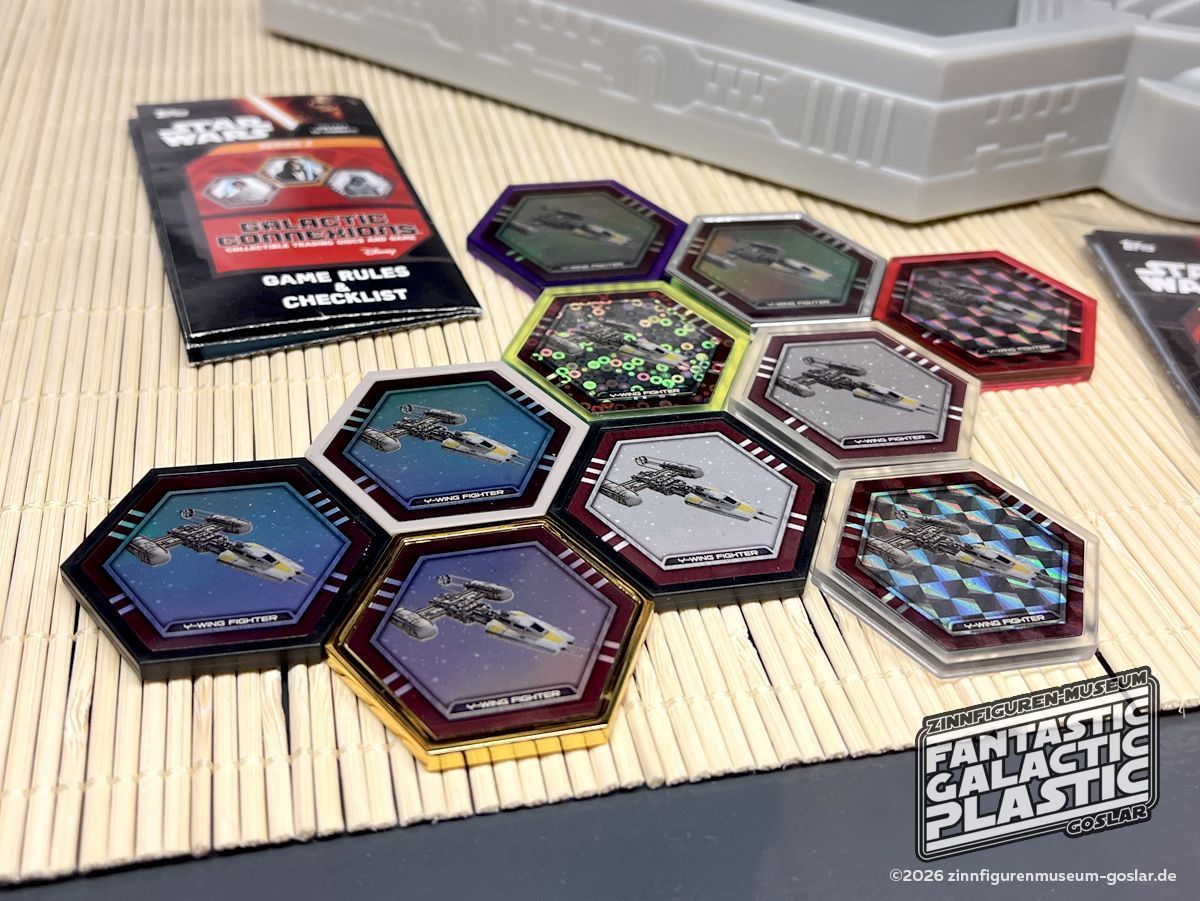 Varianten des exklusiv von Topps für Walmart in den USA produzierten Anlegespiels 'Galactic Connexions' (2015).