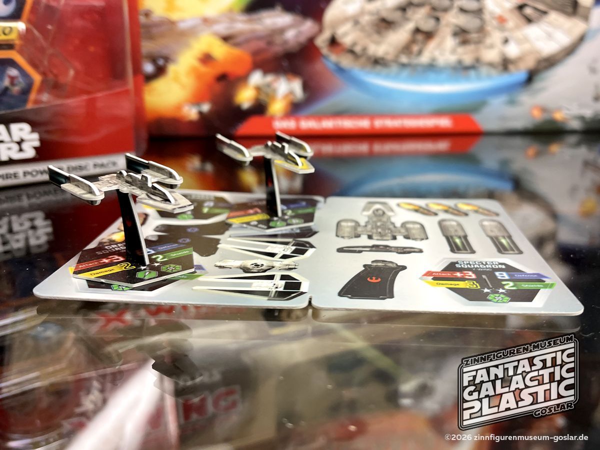Alles auf einer Karte: zusammensteckbare Tabletop Figuren von Wizkids Inc. (2007).