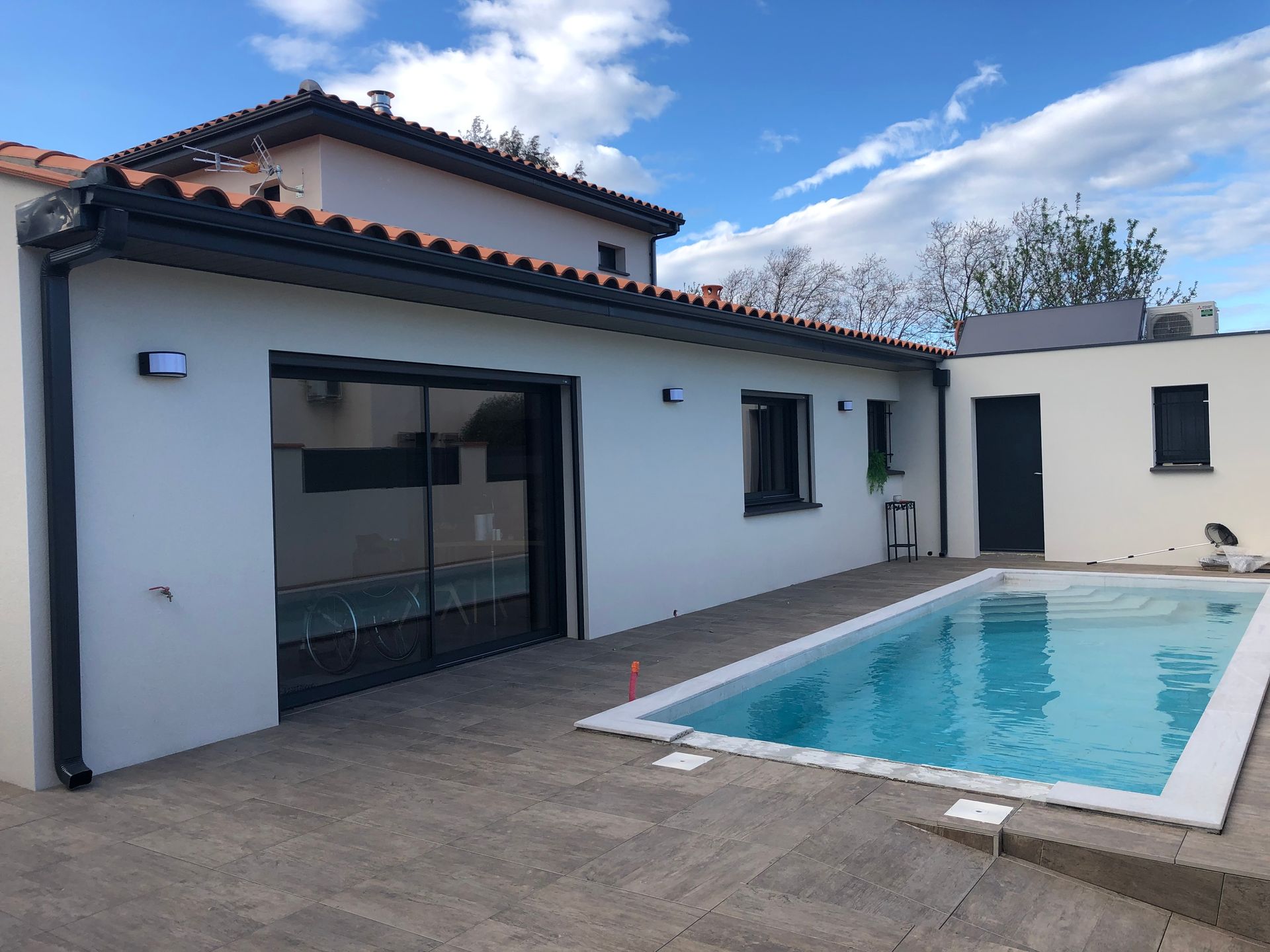 Installations alu noir