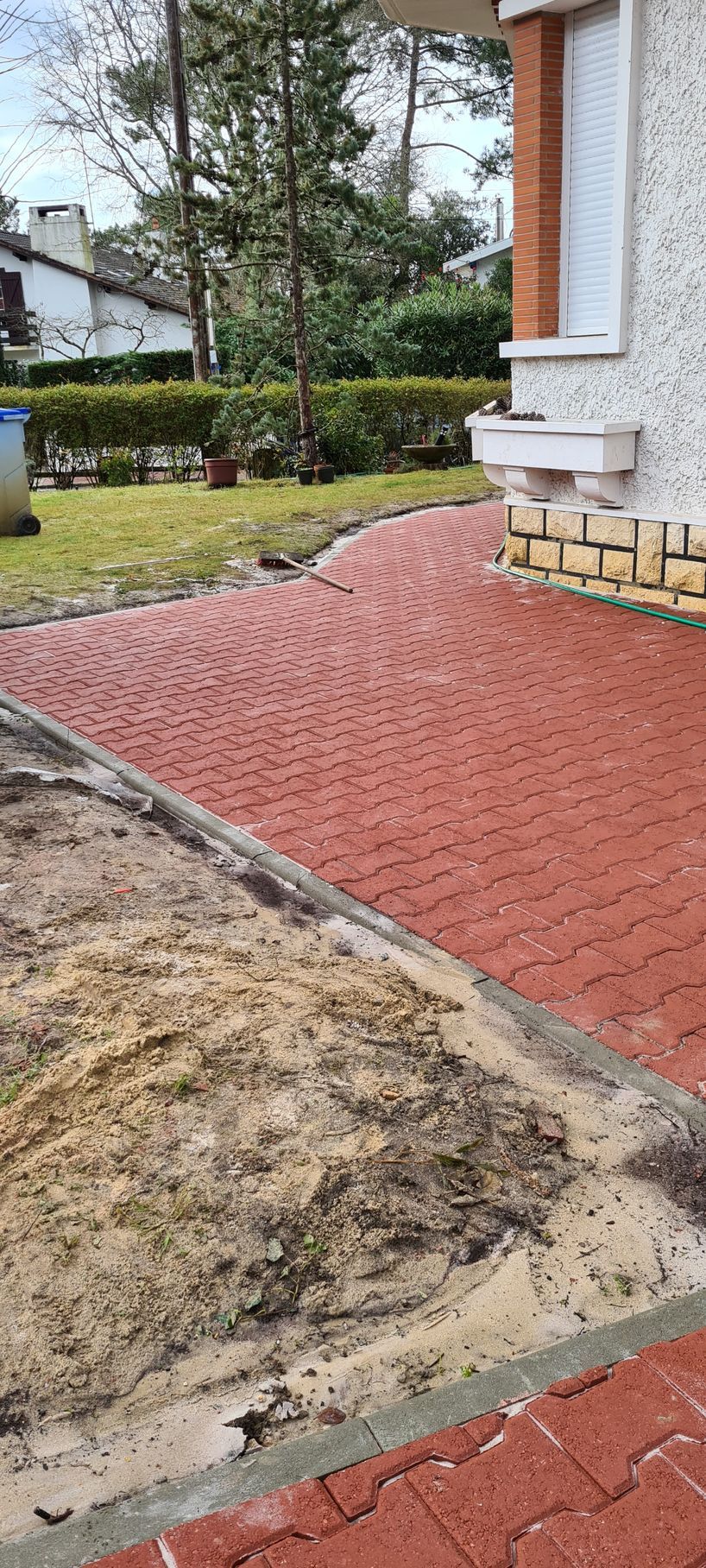 Tour de maison en pavé