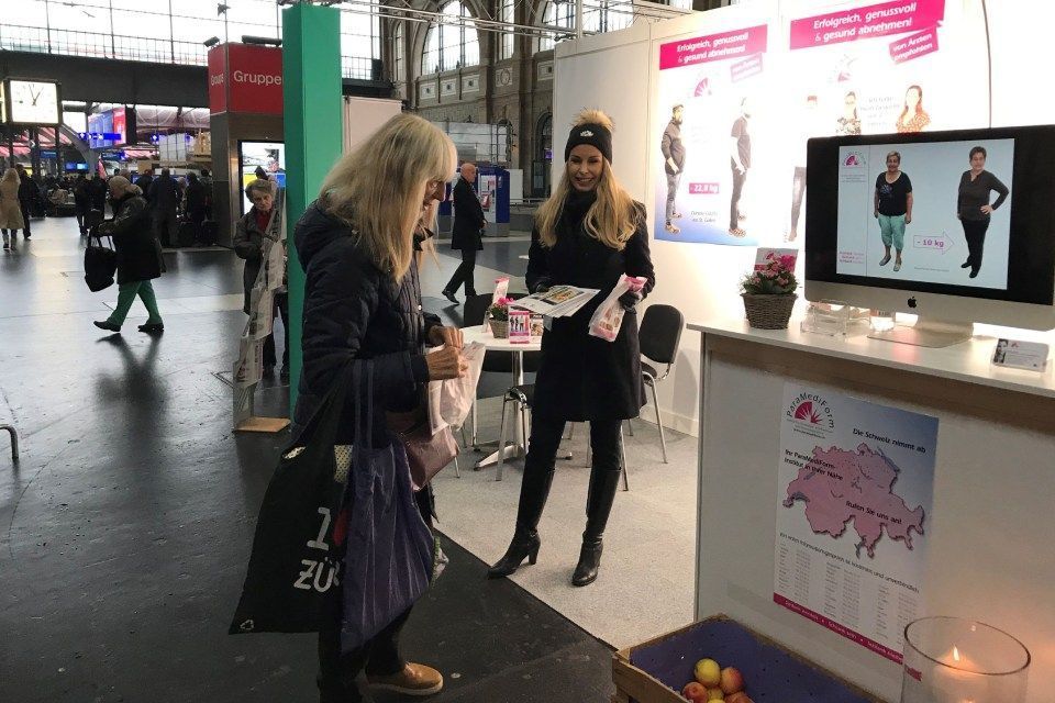 Stand bei der Präventionsmesse am Zürcher Hauptbahnhof von ParaMediForm