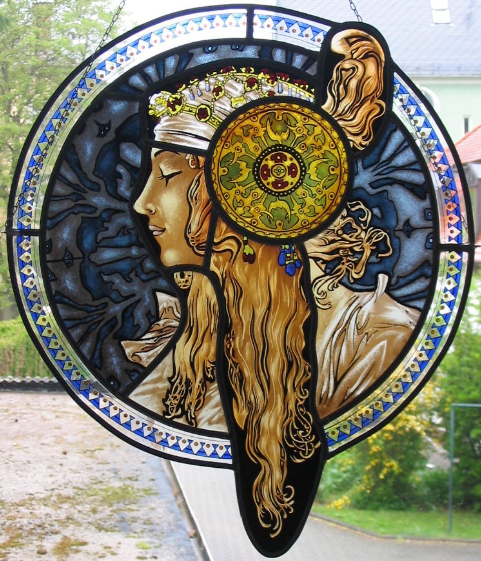 Bleiverglasung mit Frauenmotiv