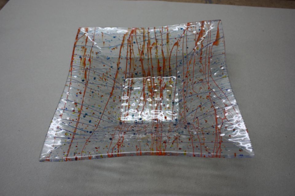 Schale mit Glasmalerei