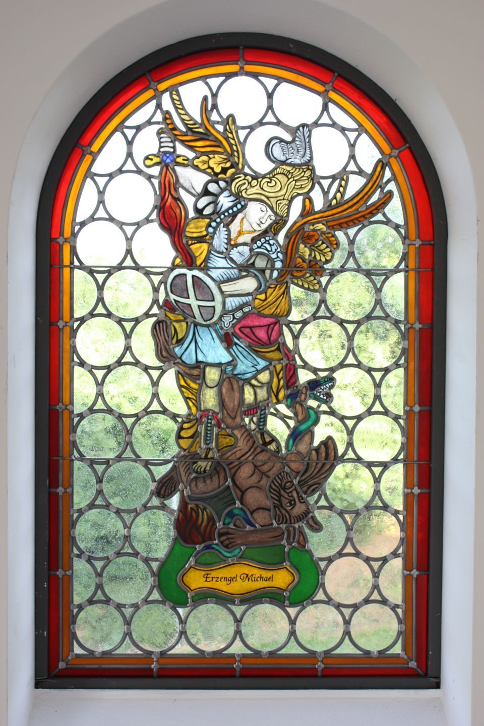 Kirchenfenster mit Engelsmotiv