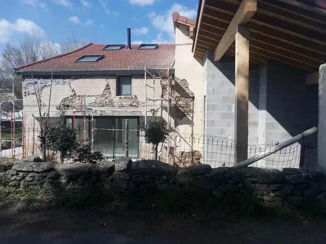 Façade en cours de travaux