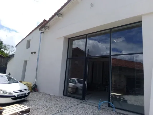 Façade d'une maison neuve