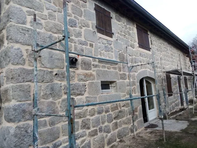 Travaux de rejointement de pierre maison Saint-Etienne