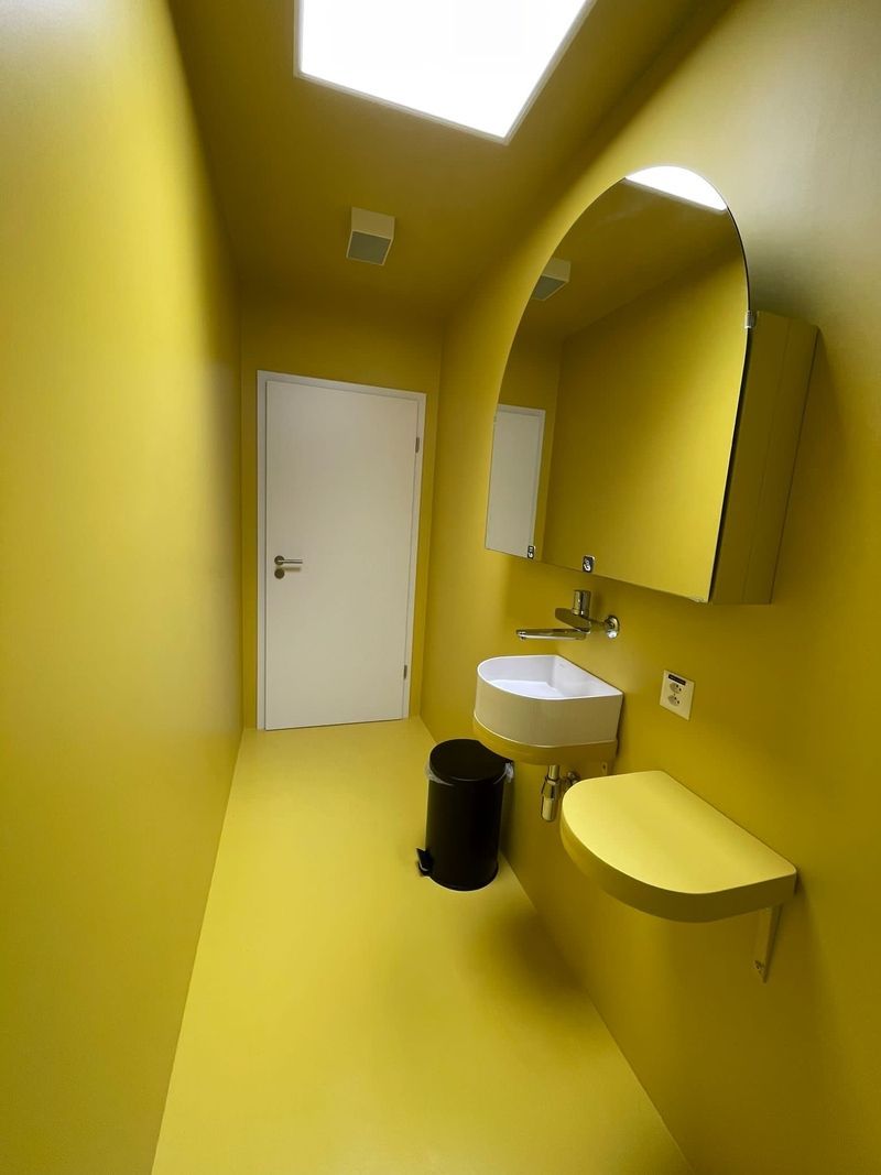 WC jaune