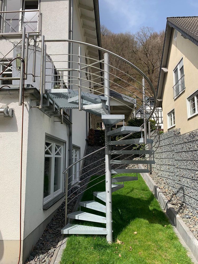 Balkone, Balkonanlagen, Geländer, Metallbau und Treppenbau in Engelskirchen bei Köln in Nordrhein-Westfalen