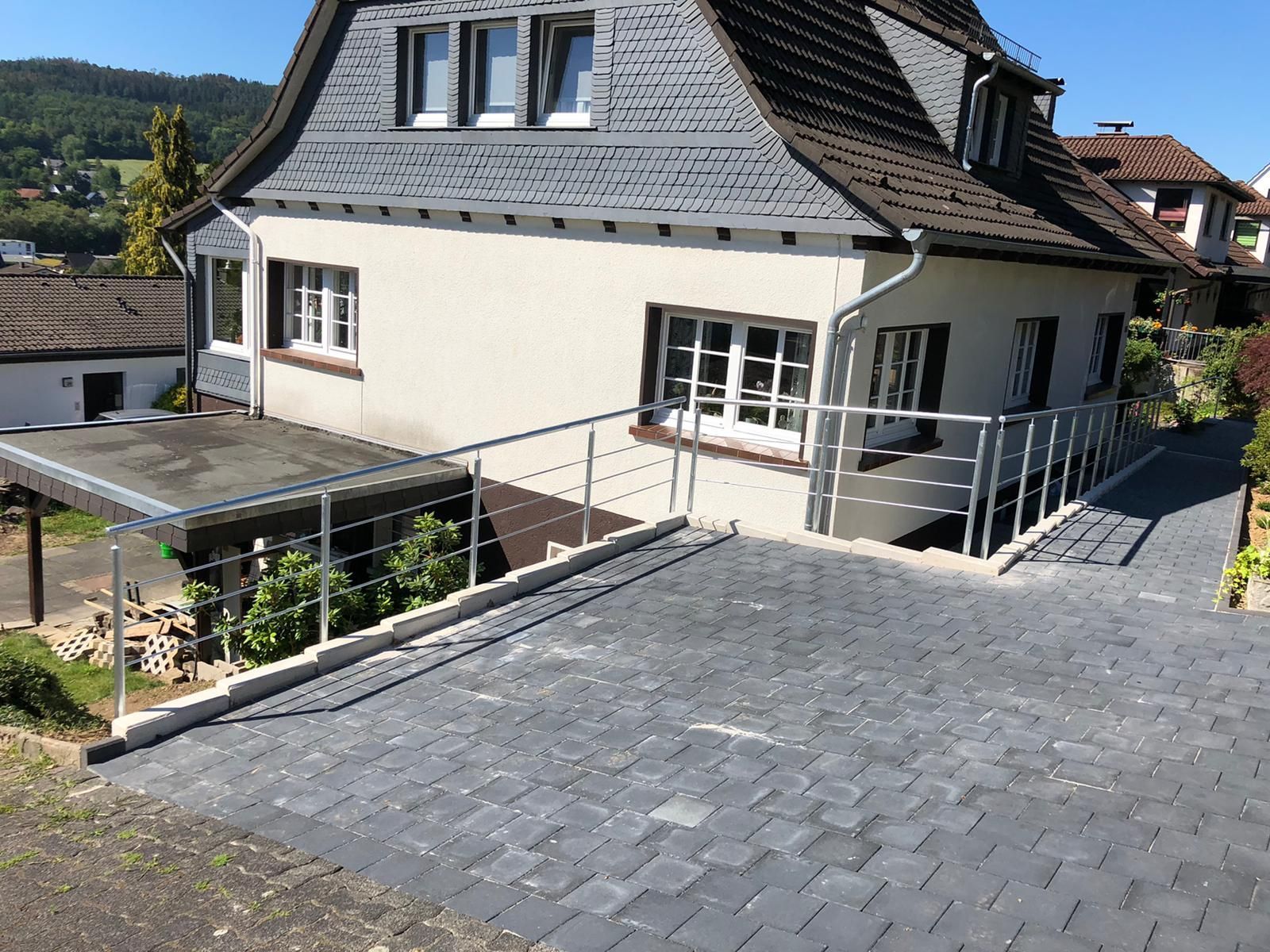 Balkone, Balkonanlagen, Geländer, Metallbau und Treppenbau in Engelskirchen bei Köln in Nordrhein-Westfalen