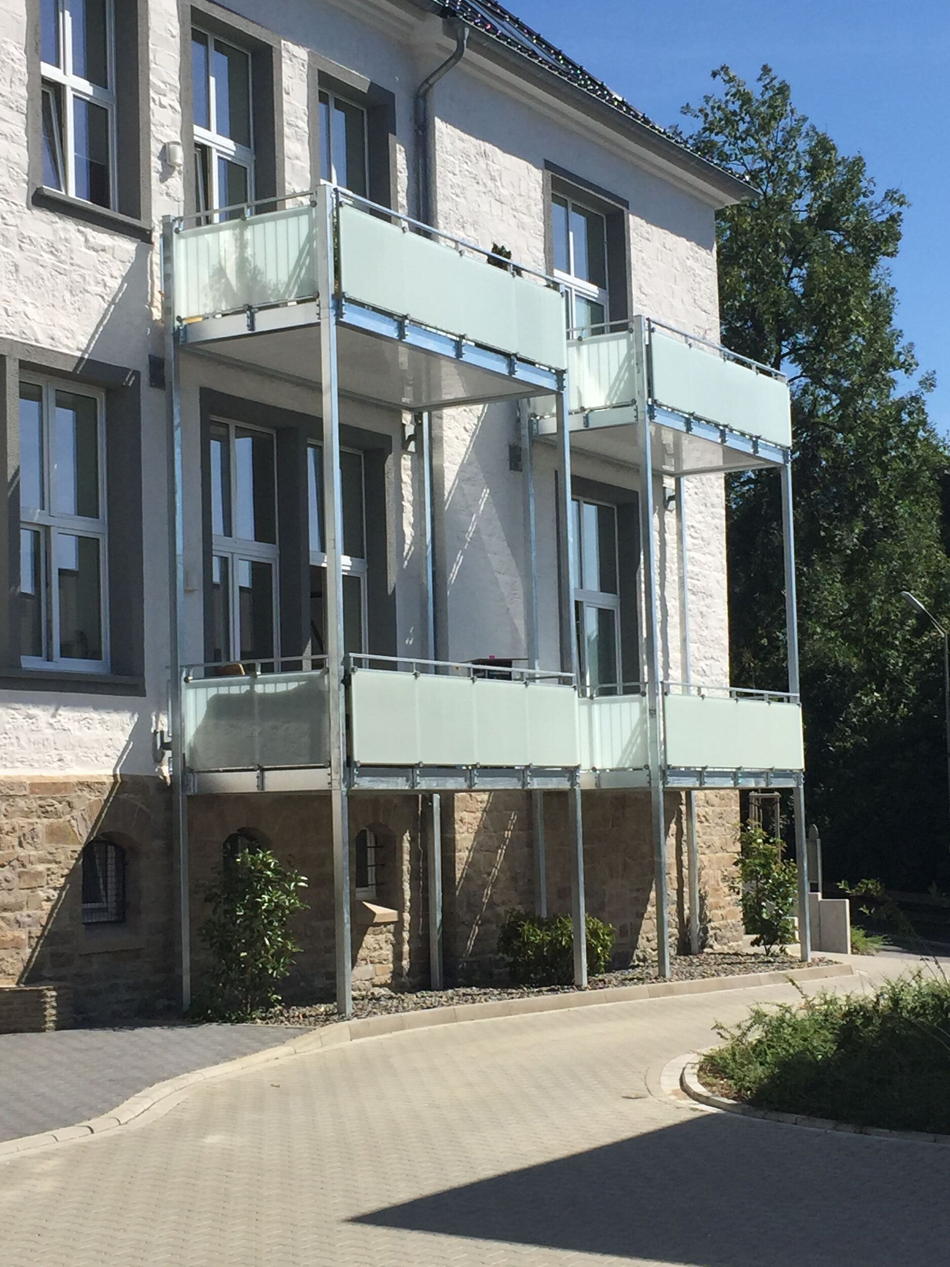 Balkone, Balkonanlagen, Geländer, Metallbau und Treppenbau in Engelskirchen bei Köln in Nordrhein-Westfalen