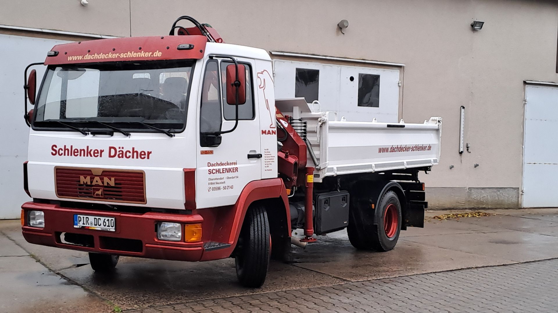 Restaurierter MAN Lkw Baujahr 1995 im Einsatz als Firmenfahrzeug, Nachhaltigkeitsprojekt im Handwerksbetrieb