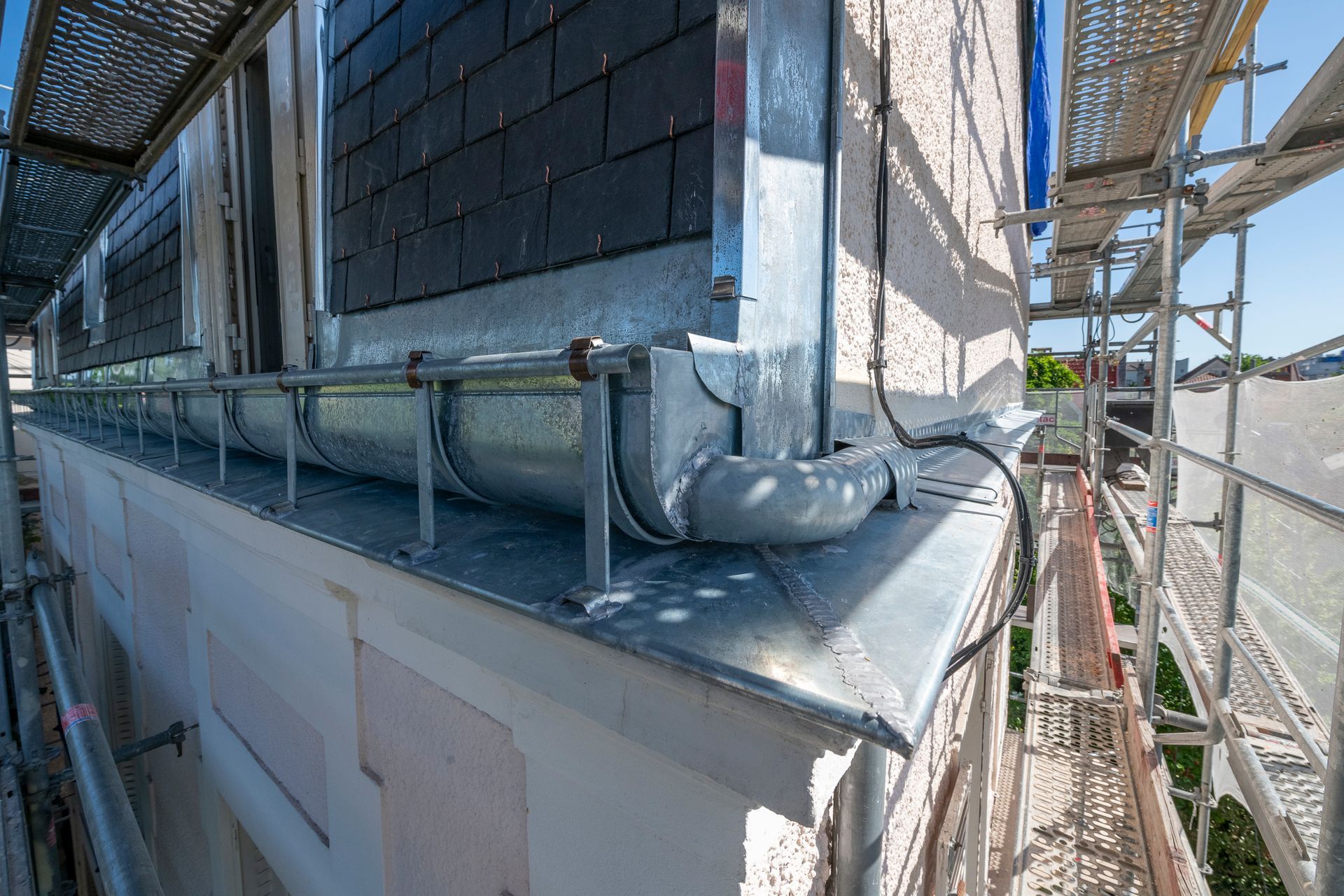 Couverture ardoise avec zinguerie