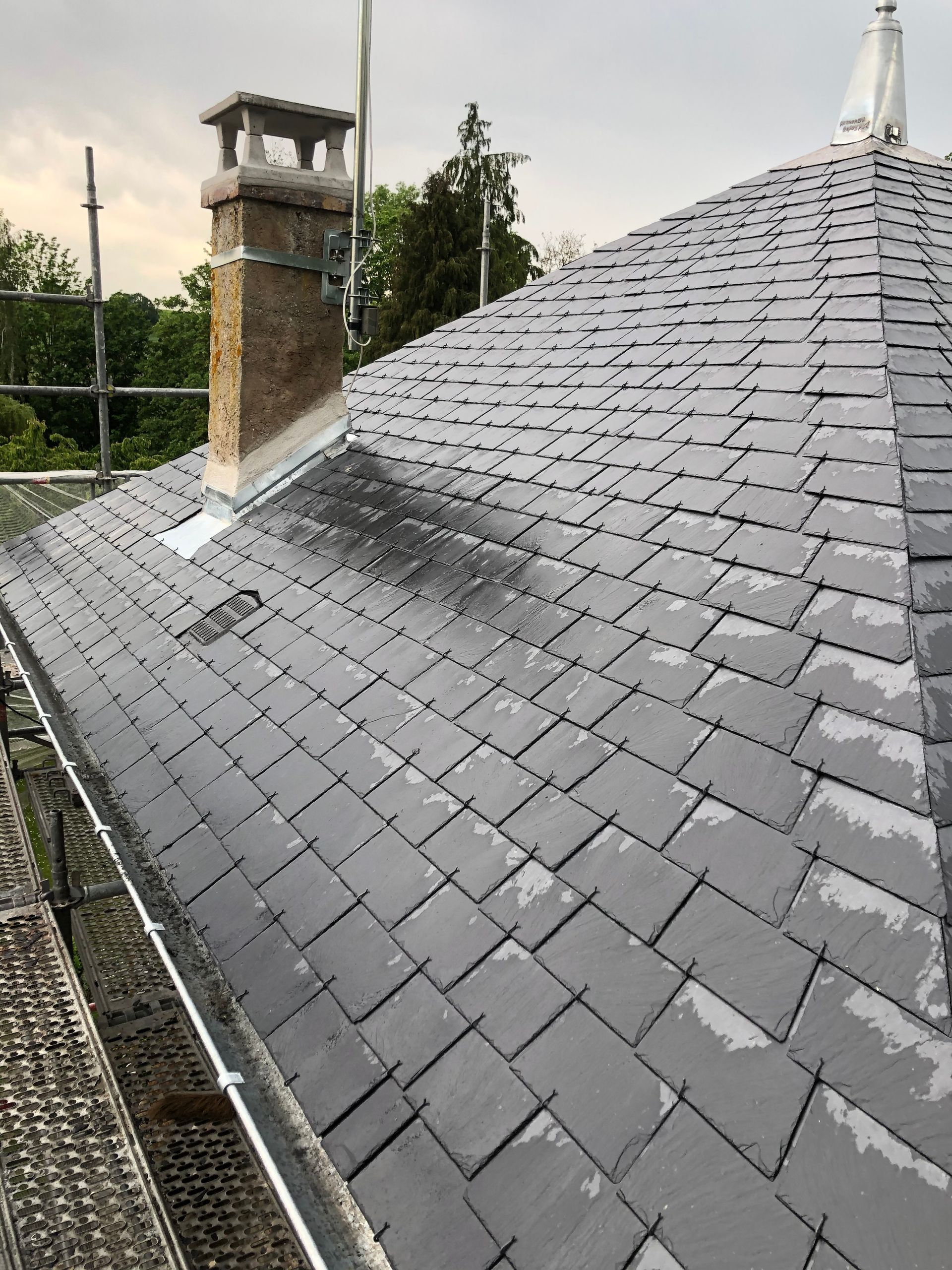 Toiture rénovée en tuiles plates