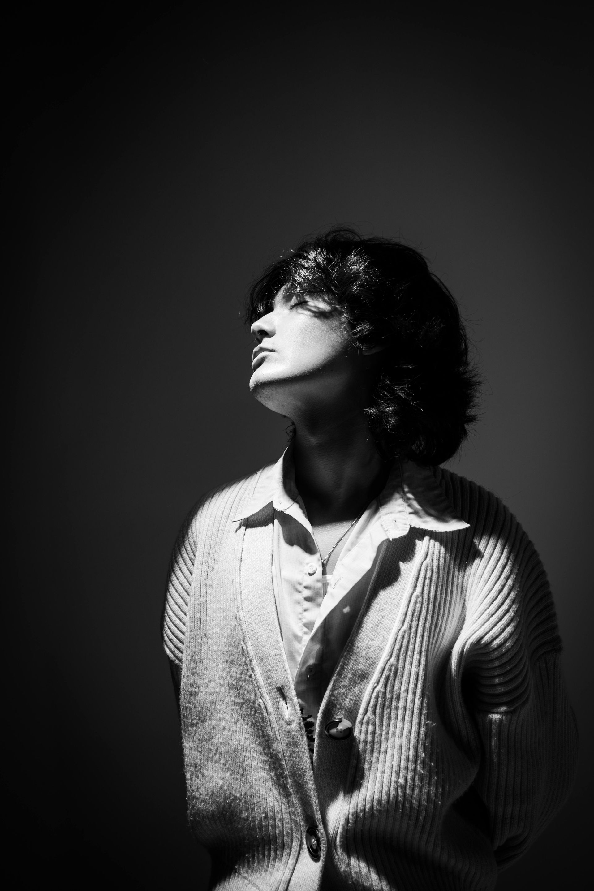 Verstehen ist nicht Fühlen Warum dein Symptom bleibt, obwohl du es längst „durchschaut“ hast.
