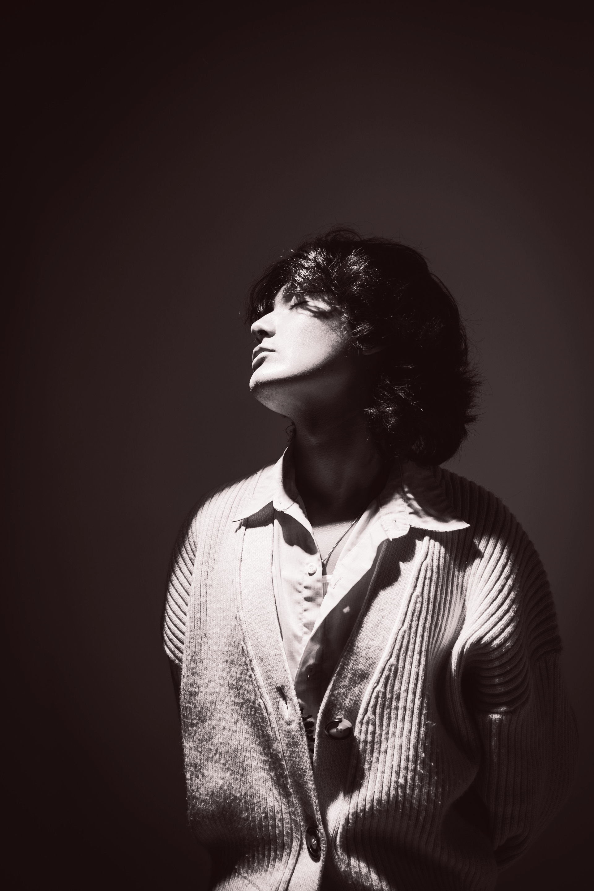 Verstehen ist nicht Fühlen Warum dein Symptom bleibt, obwohl du es längst „durchschaut“ hast.
