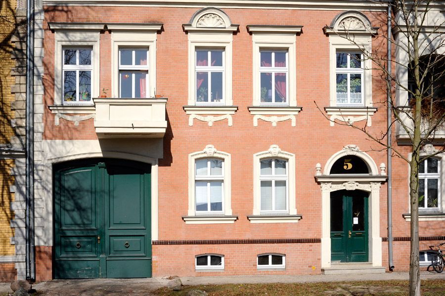 Fasade von Altbau saniert durch die Lüdke Bau-und Möbeltischlerei