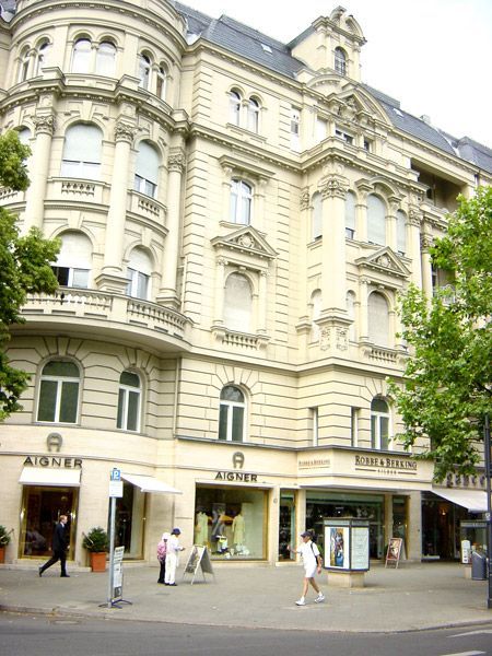 Fasade von Altbau saniert durch die Lüdke Bau-und Möbeltischlerei