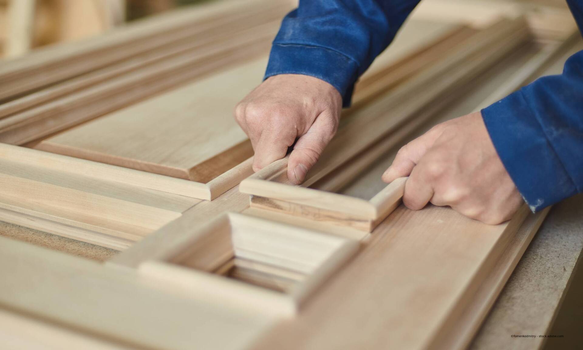 Tischler bei der Arbeit