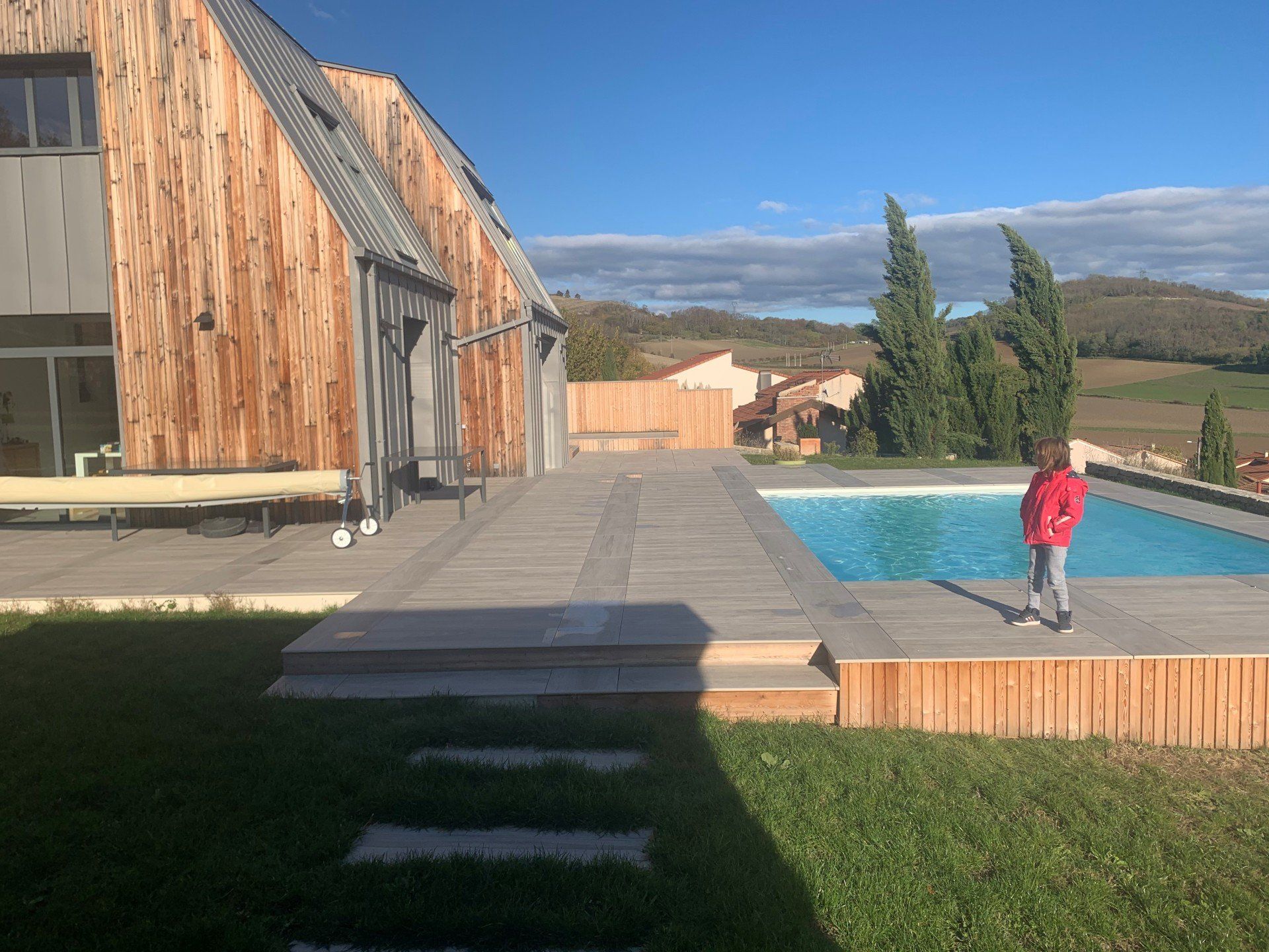 Terrasse dalle en grès et céramique