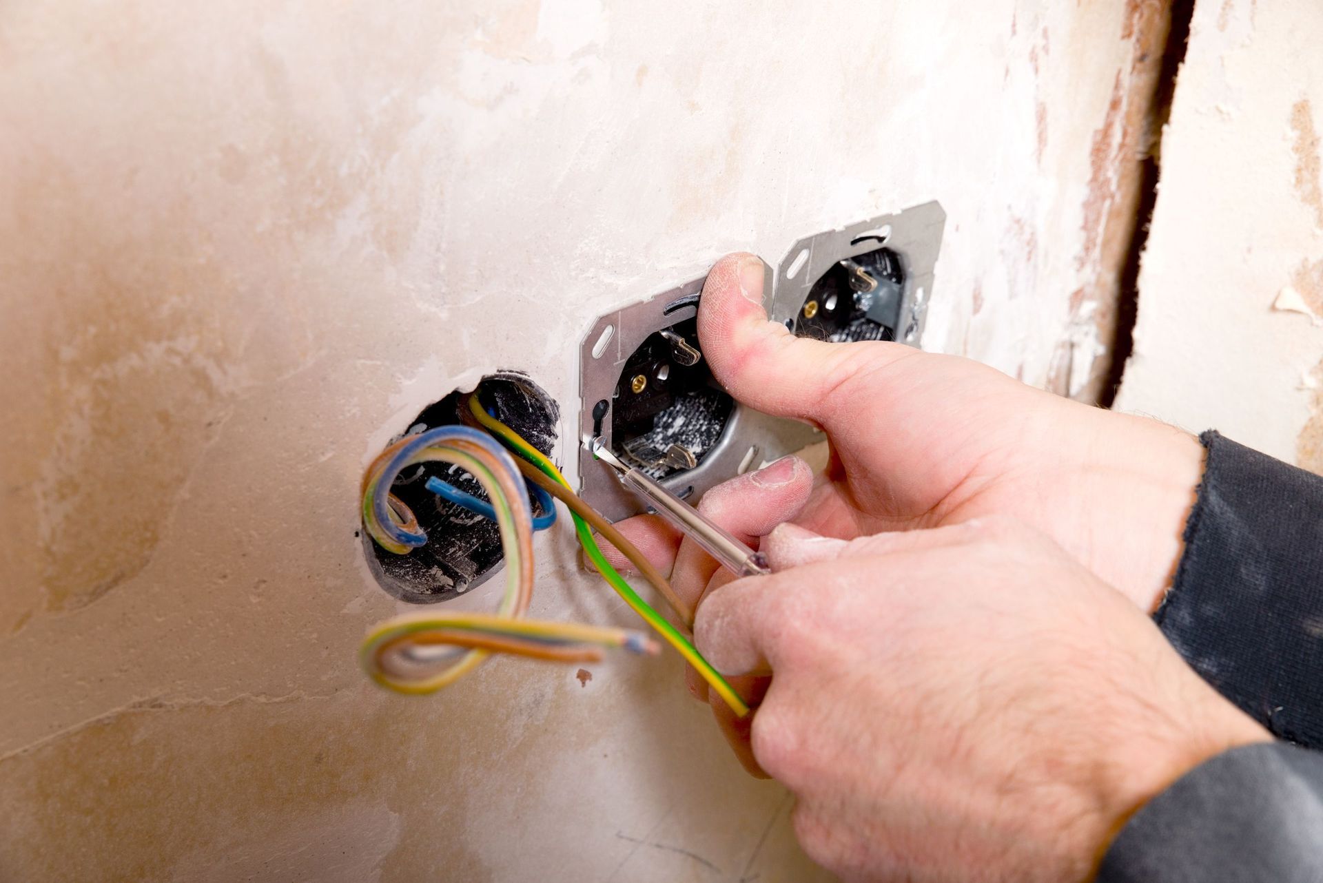 Steckdose - Elektro Binggeli