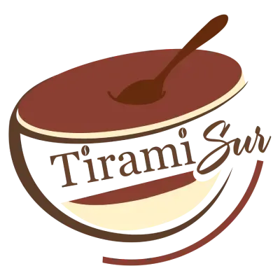 Logotipo de Tiramis&uacute; Sur con un taz&oacute;n de postre marr&oacute;n y una cuchara en tonos crema y marr&oacute;n.