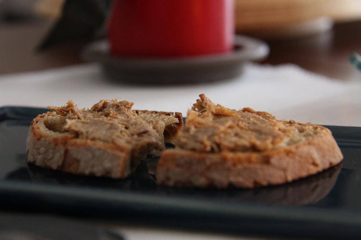 Tranche de pain de campagne toastée à Fontanes dans le Lot