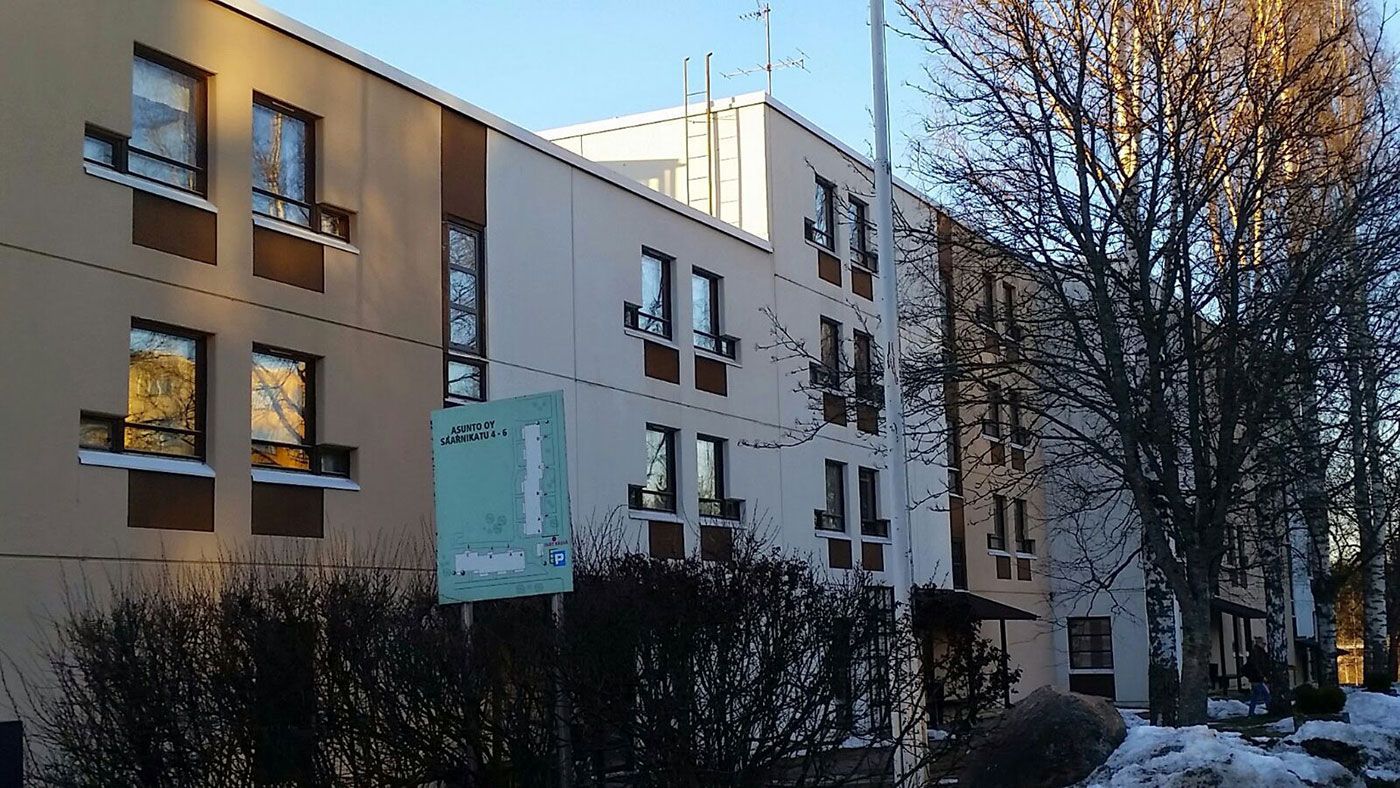 Julkisivumaalaus ja elementtien uusintasaumaus Lahti 1998