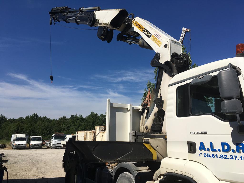 Camion bras de grue treuil