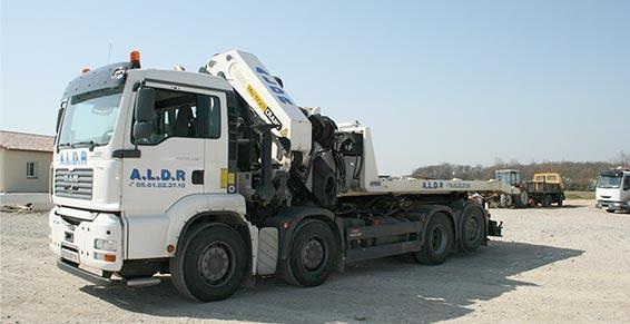 Camion plateau grue
