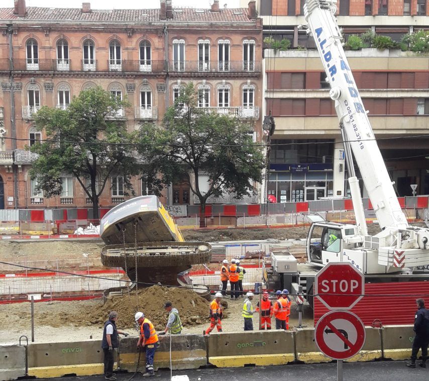 Relevage d'une pelle 45T