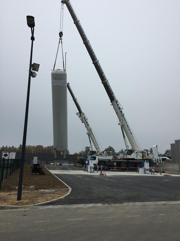 Levage d'une cuve à 2 grues