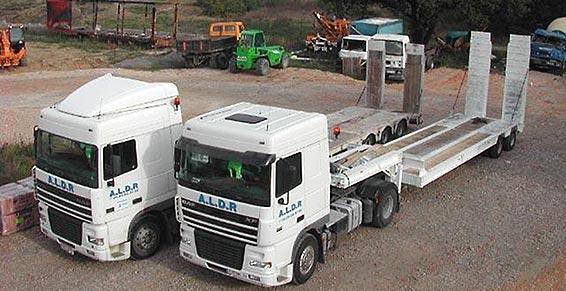 Camions porte engins