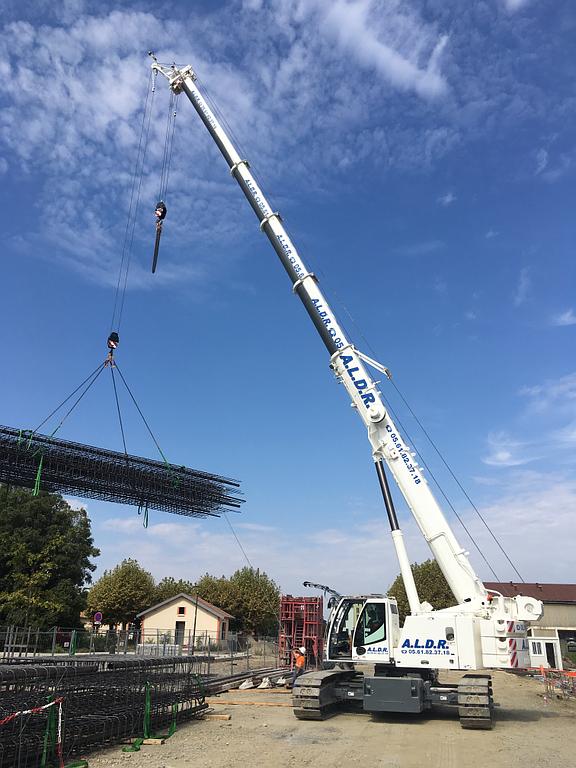 Grue sur chenille, levage ferraille 7 t en roulant