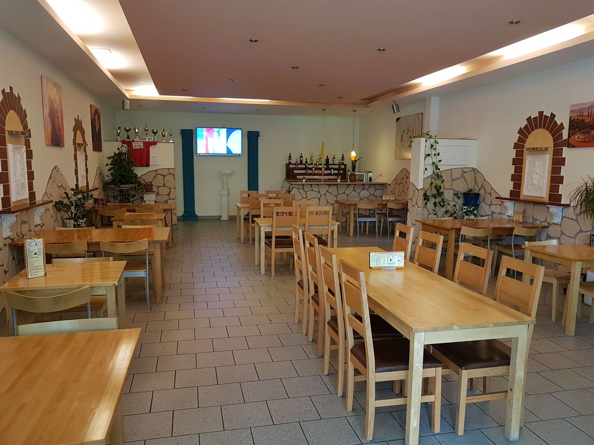 Lokal - Miro's Pizzeria