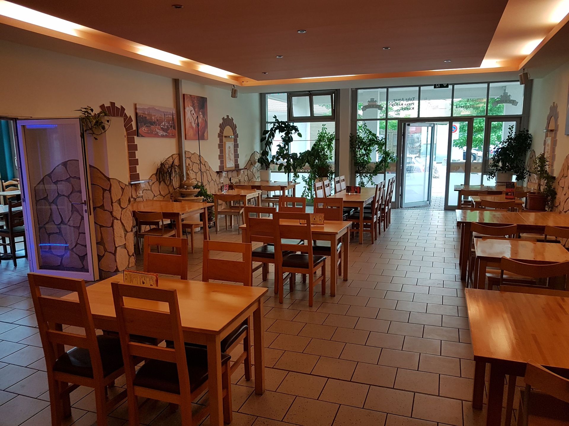 Lokal - Miro's Pizzeria