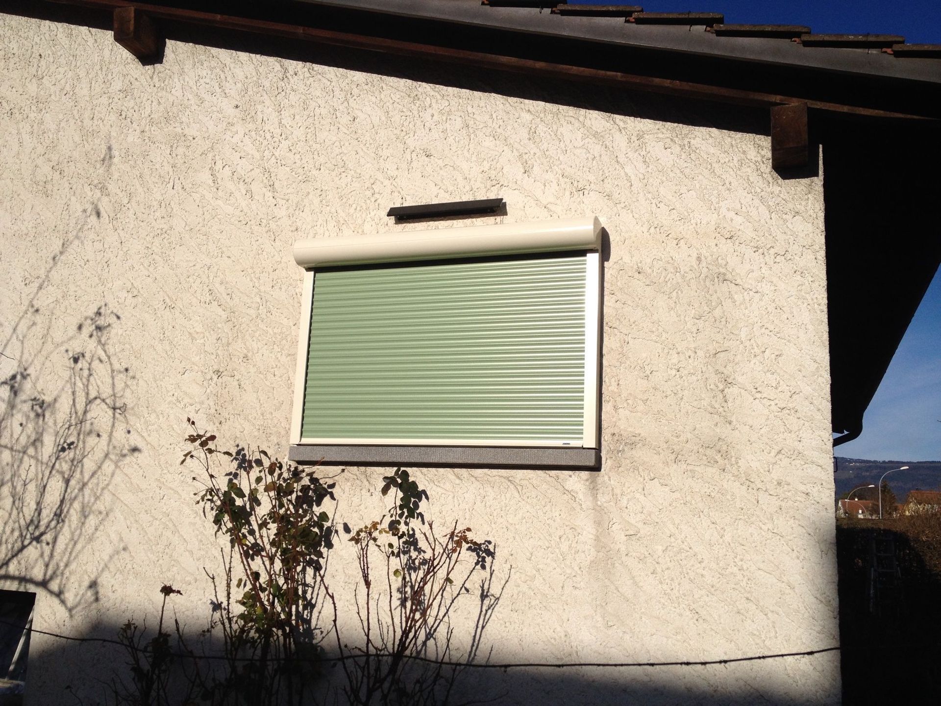 Volets roulants moteur solaire - All Security Store Sarl