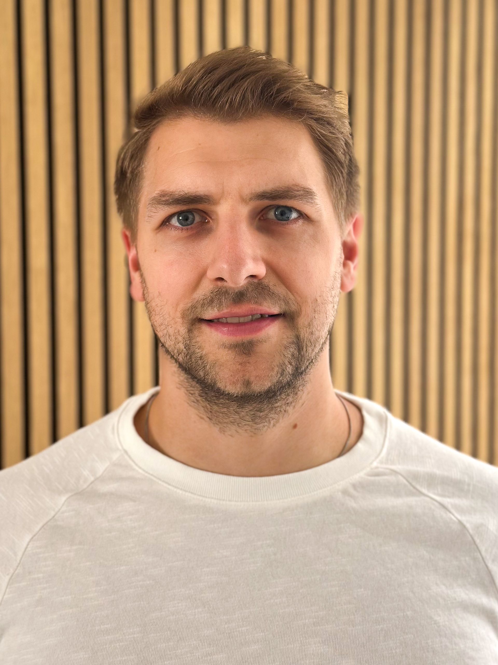 Platzhalterbild eines Mannes ohne Gesicht