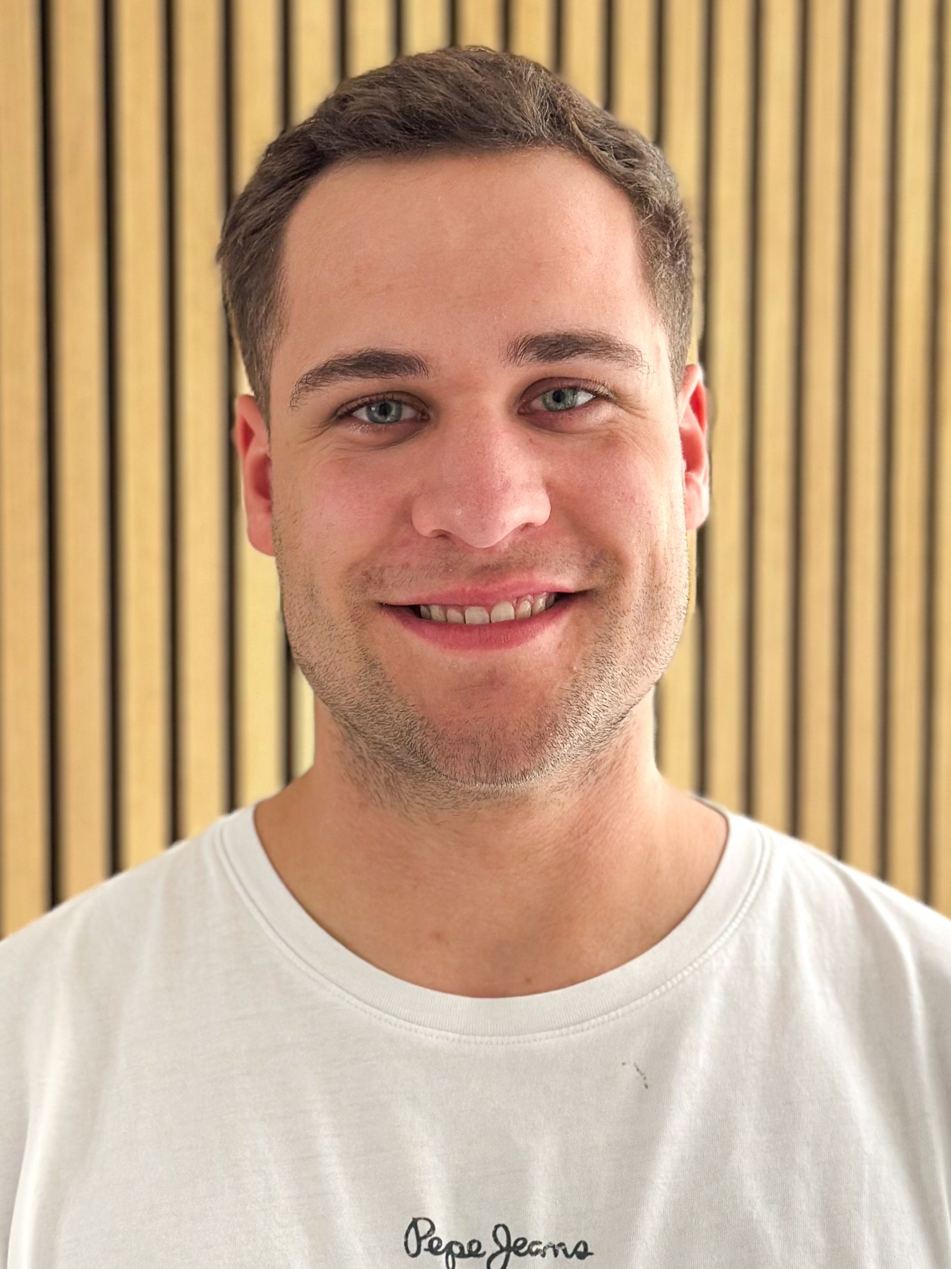 Platzhalterbild eines Mannes ohne Gesicht