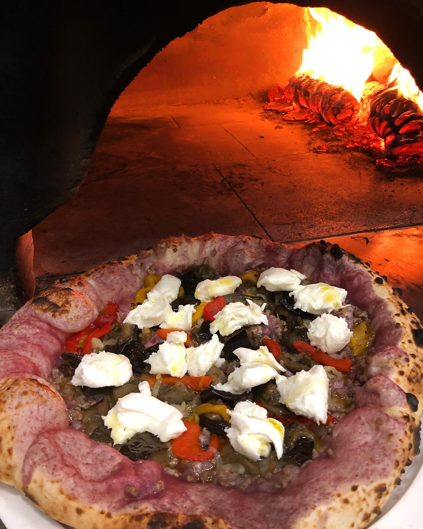 Pizza avec mozzarella