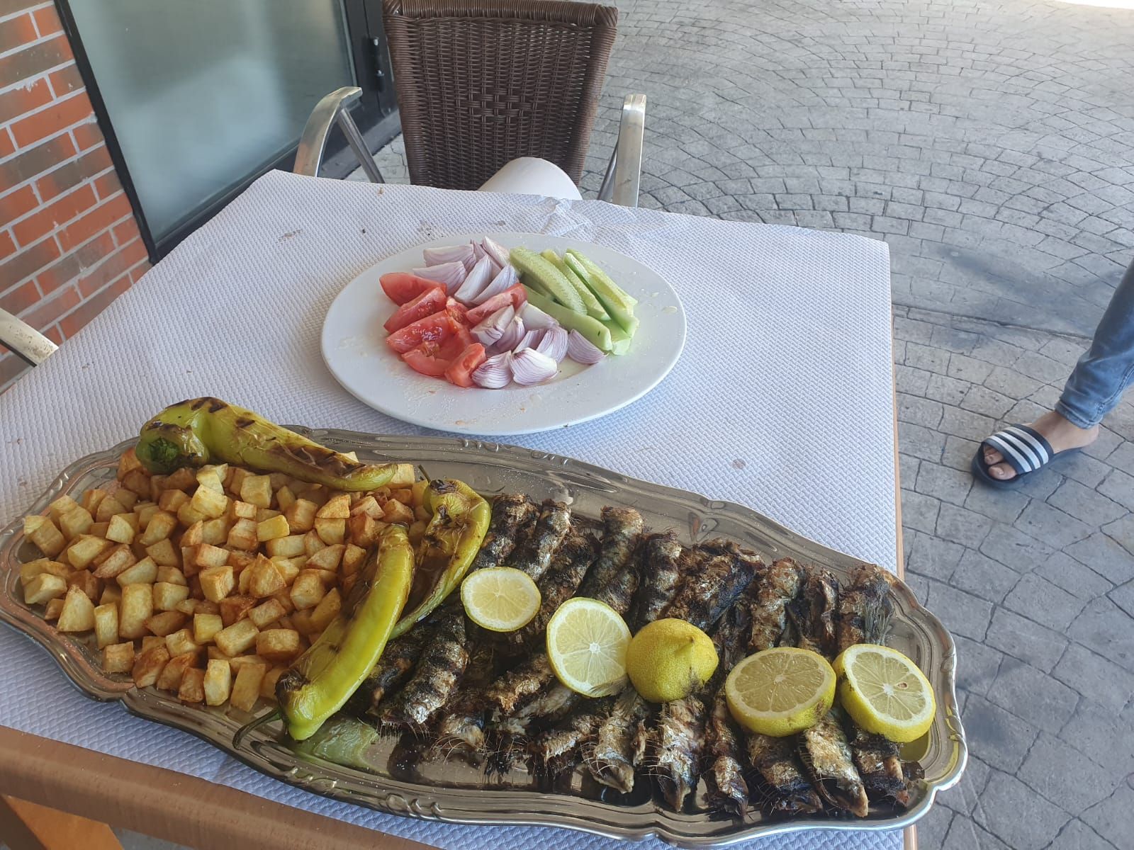 Sardines grillées et pommes de terre