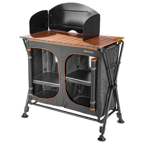 Campingtische und Stühle